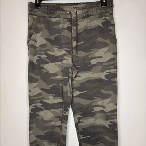 Wild Fable Boys Camo Jogger Pants Size Medium